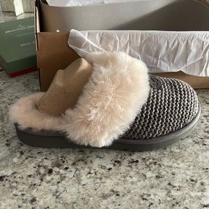 NIB Ugg knit slippers
